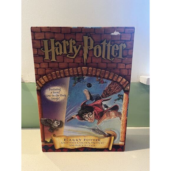 HARRY POTTER AND THE GOLDEN SNITCH • 250-Piece Jigsaw Puzzle • Mattel - COMPLETE - Picture 1 of 9